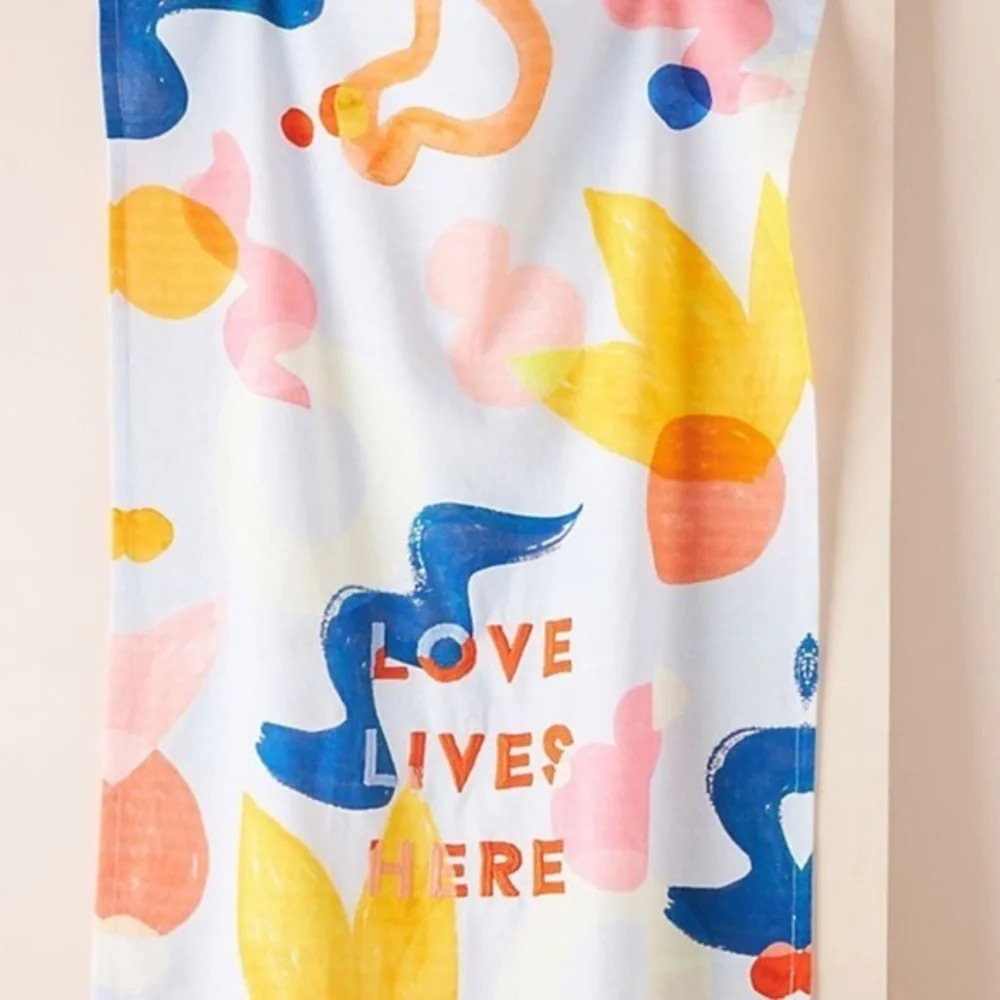 Anthropologie Love Lives Here Kitchen Towel
